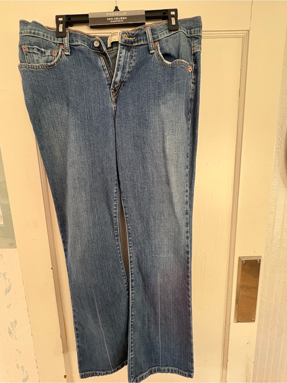 Levi's Women's Bootcut Jeans in Mid Blue Wash